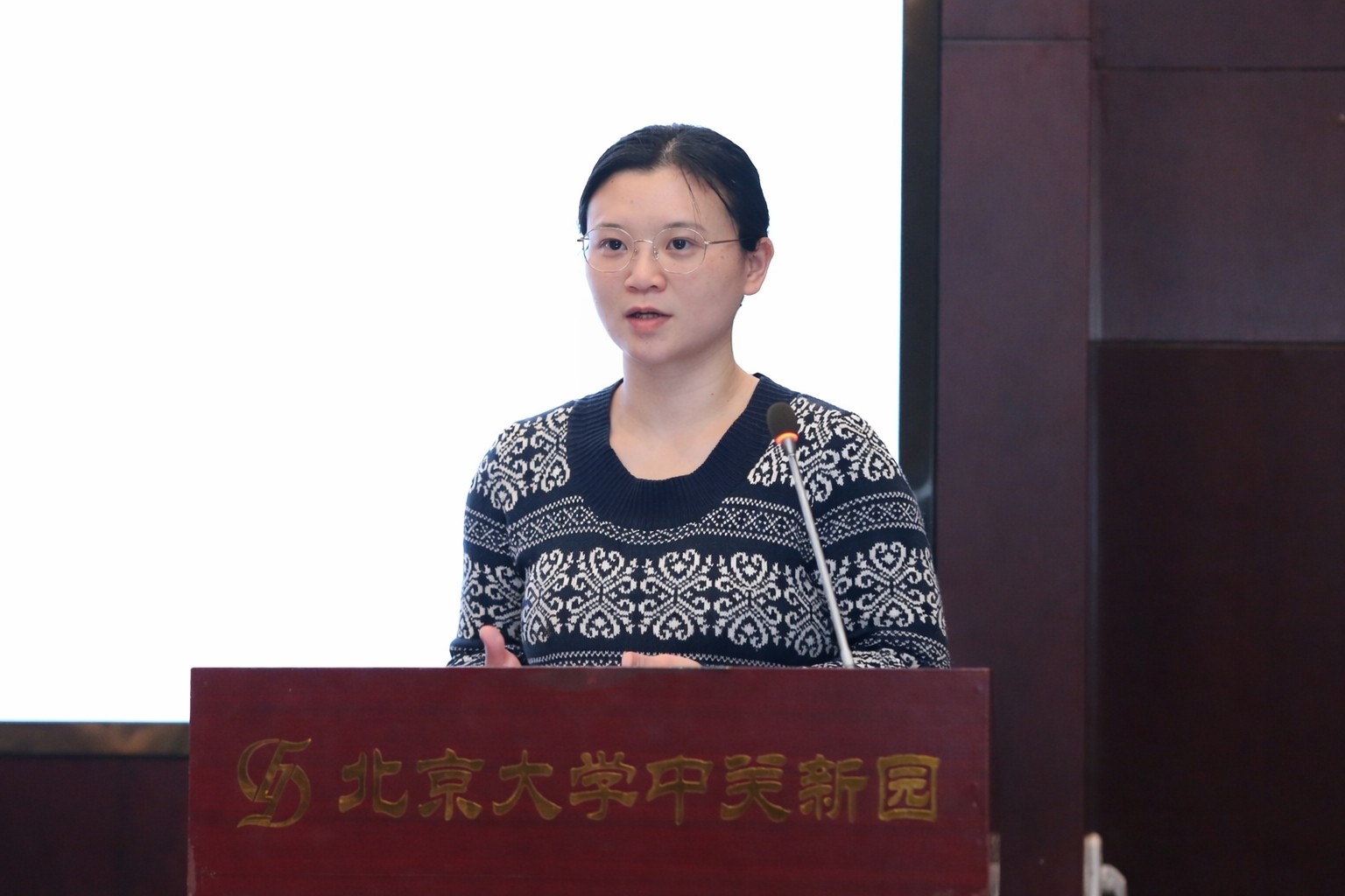 刘庆霖.jpg 刘庆霖.jpg