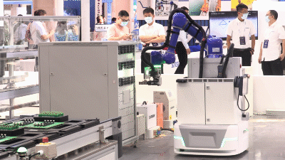 1631262726188348.gif 6.搭载六维力感知技术的kaiyun开云官方网站复合机器人.gif
